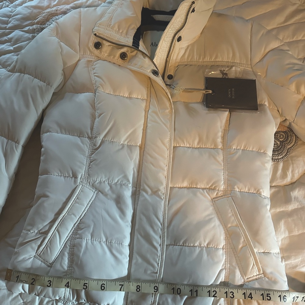 COPY - Abercrombie puffer jacket offwhite nwt - Size Small - Picture 8 of 11